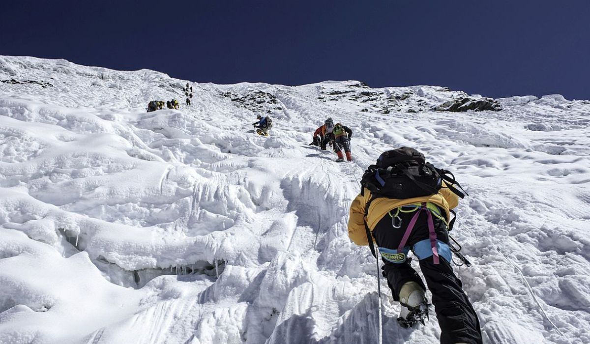 वसन्त ऋतुमा हिमाल चढ्न ६१२ जनाले लिए अनुमति, ४३ करोड ७८ लाख रुपैयाँ राजश्व सङ्कलन 